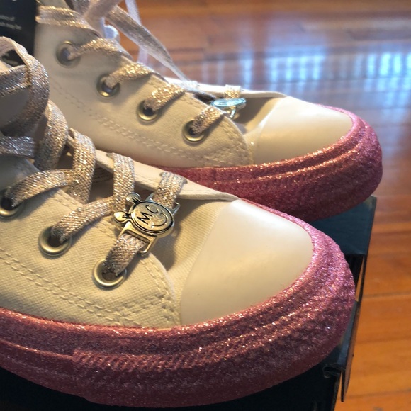 Converse X Miley Cyrus Chuck Taylor All Star 😳 - Picture 8 of 8